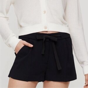Aritzia Wilfred Montrouge Shorts Crepe Paperbag Waist Black Silk Size XXS